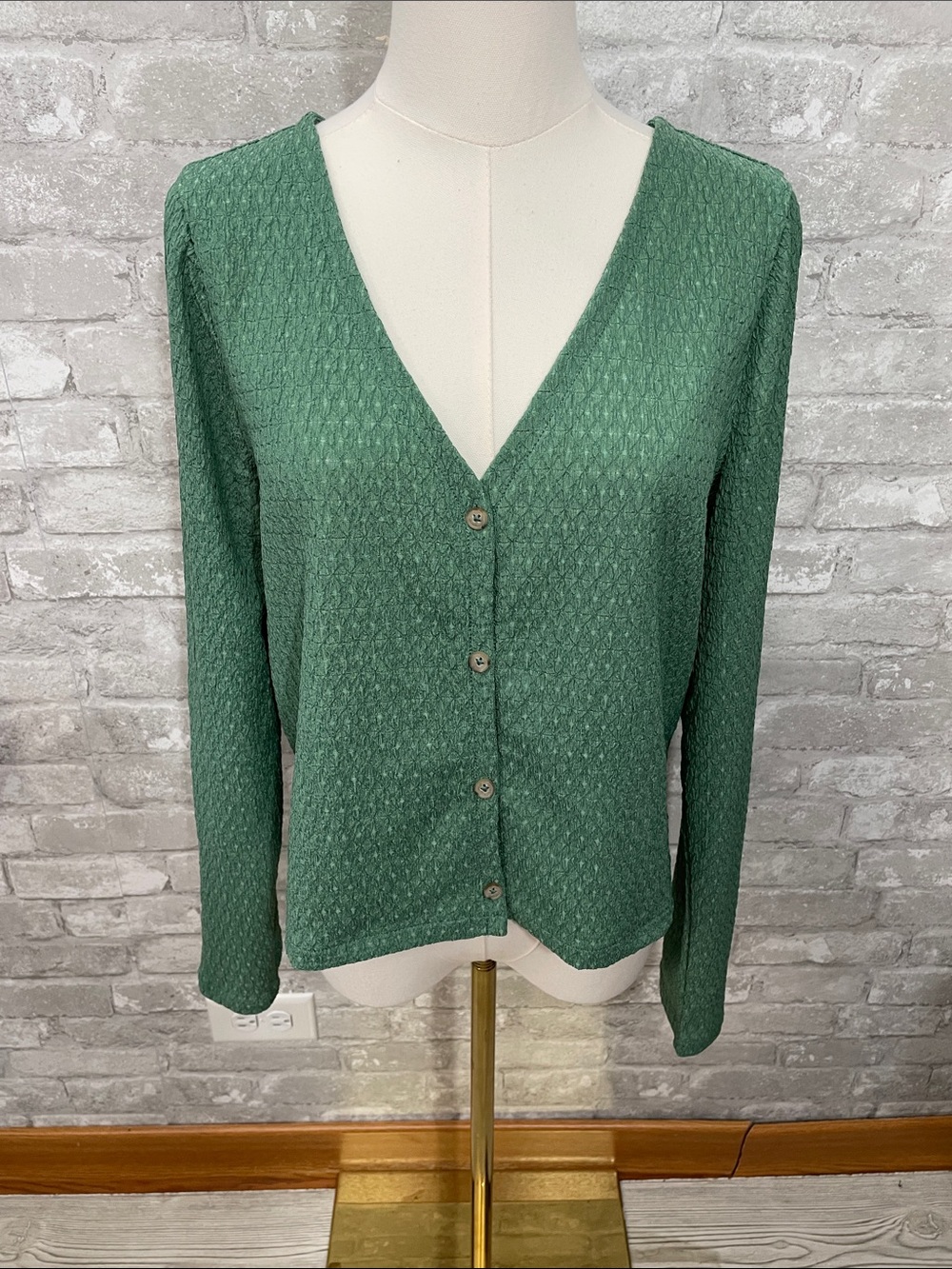 Madewell Crinkle V-Neck Button-Front Cardigan in Trellis Green